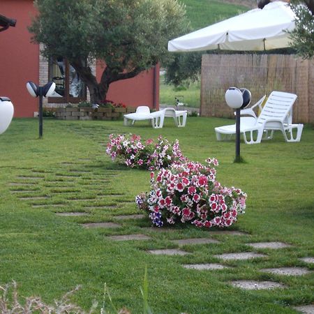 Agriturismo Il Borgo Degli Ulivi Roseto Degli Abruzzi Buitenkant foto