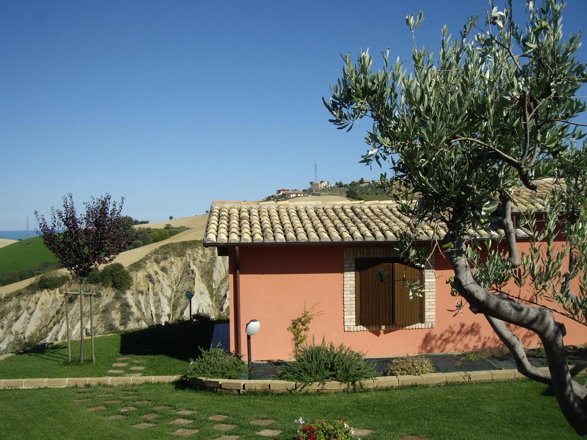 Agriturismo Il Borgo Degli Ulivi Roseto Degli Abruzzi Buitenkant foto