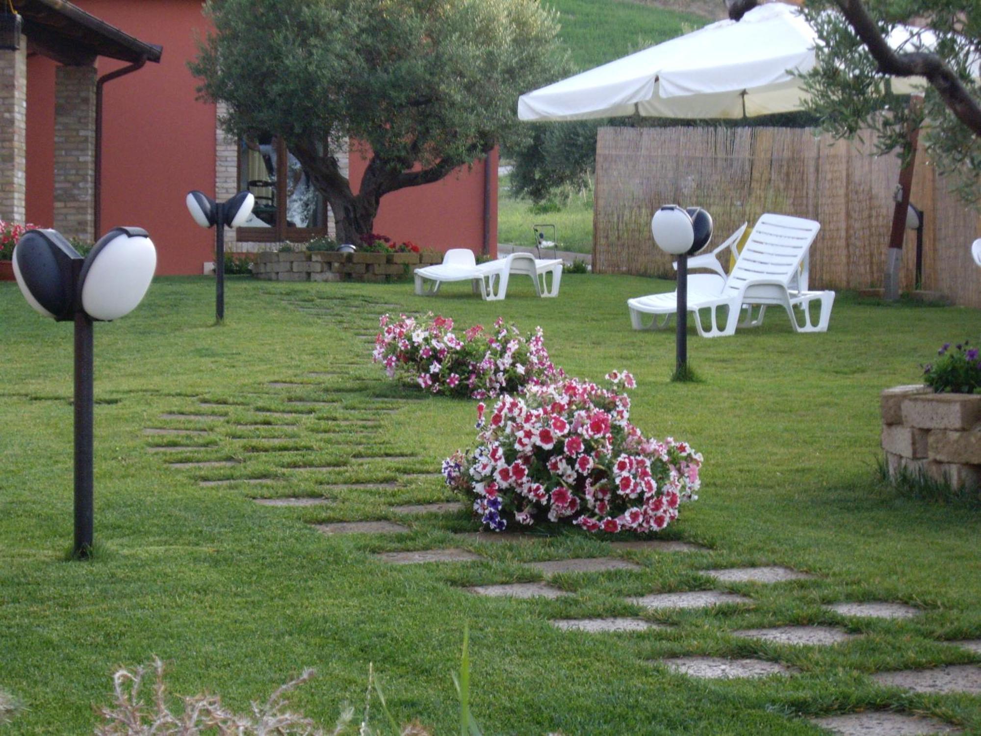 Agriturismo Il Borgo Degli Ulivi Roseto Degli Abruzzi Buitenkant foto